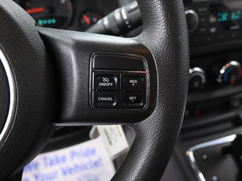 Used 2013 Jeep Compass Sport AWD/4WD image 30