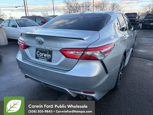 Used 2019 Toyota Camry SE image 5