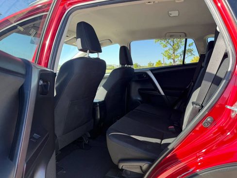 Used 2016 Toyota RAV4 LE AWD/4WD image 13