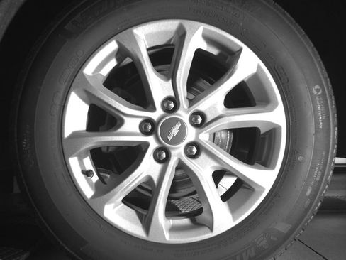 Used 2020 Chevrolet Equinox LT FWD image 11