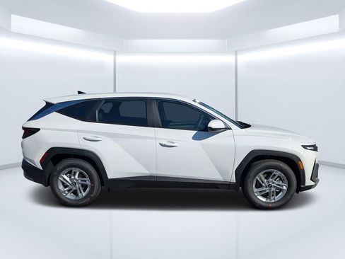 New 2026 Hyundai Tucson SE FWD image 2