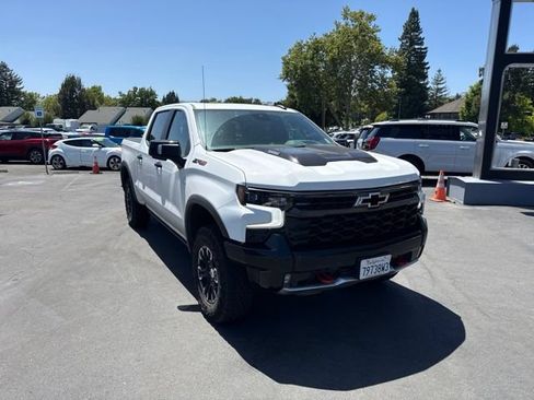 Used 2024 Chevrolet Silverado 1500 ZR2 w/ Technology Package AWD/4WD image 3