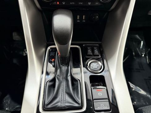 Used 2025 Mitsubishi Eclipse Cross AWD image 37