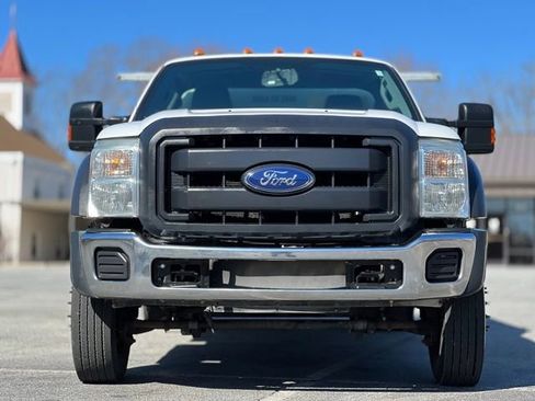 Used 2016 Ford F550 2WD Regular Cab Super Duty image 2