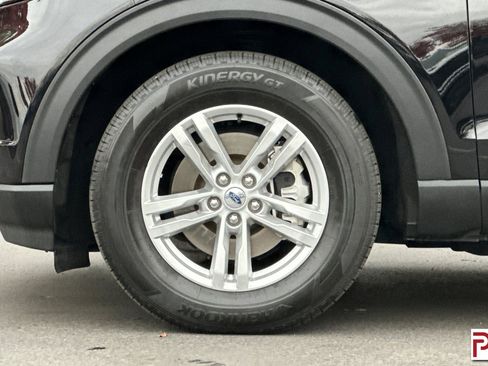 Used 2023 Ford Explorer XLT w/ Equipment Group 202A image 34