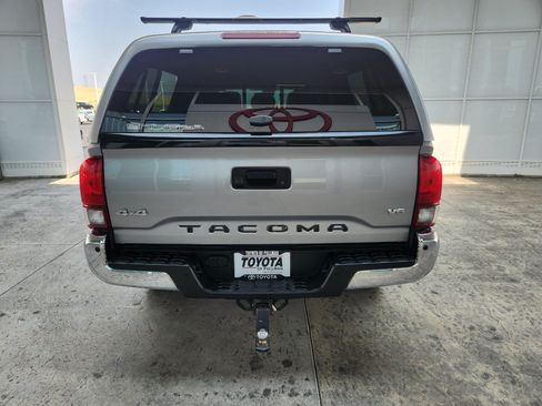 Used 2019 Toyota Tacoma SR5 AWD/4WD image 6