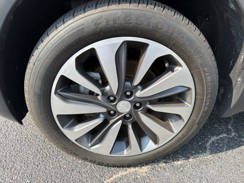 Used 2021 Buick Encore Preferred AWD/4WD image 22