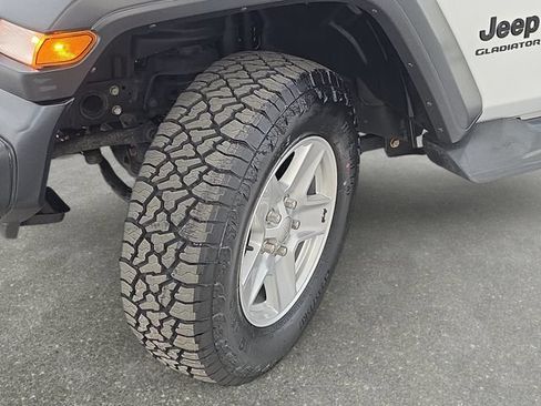 Used 2020 Jeep Gladiator Sport w/ Quick Order Package 24S AWD/4WD image 31