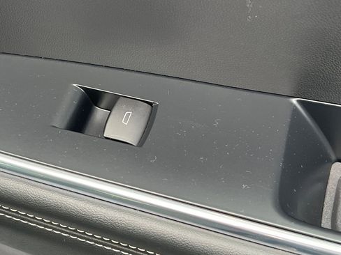 Used 2024 GMC Acadia Elevation image 20