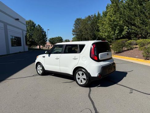 Used 2015 Kia Soul image 3
