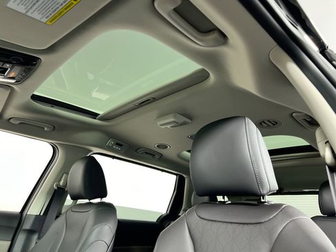 Certified 2026 Kia Carnival SX FWD image 19