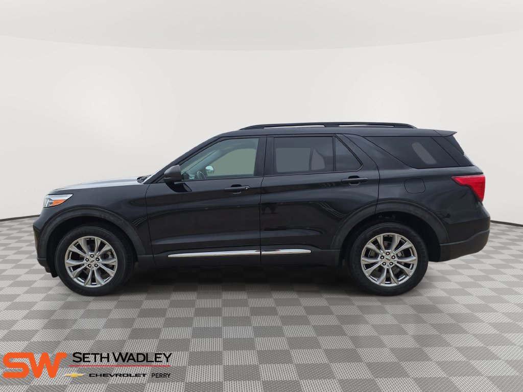 Used 2021 Ford Explorer XLT w/ Equipment Group 202A AWD/4WD image 4