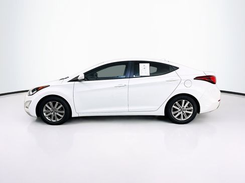 Used 2014 Hyundai Elantra SE w/ Option Group 02 FWD image 4