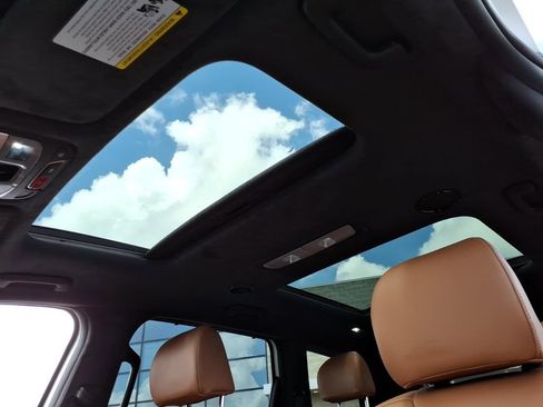 Certified 2025 Kia Telluride SX Prestige X-Line AWD/4WD image 17