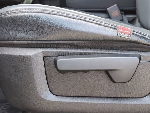 Used 2022 RAM 2500 Tradesman w/ Chrome Appearance Group image 14