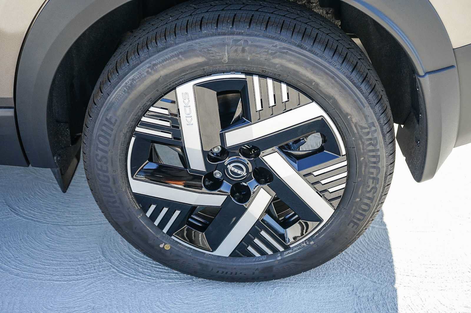 New 2027 Nissan Kicks SV FWD image 9