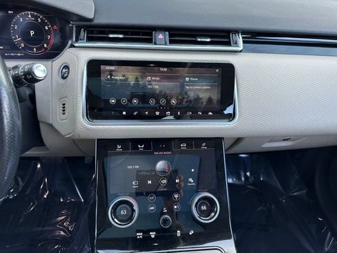 Used 2019 Land Rover Range Rover Velar S AWD/4WD image 16