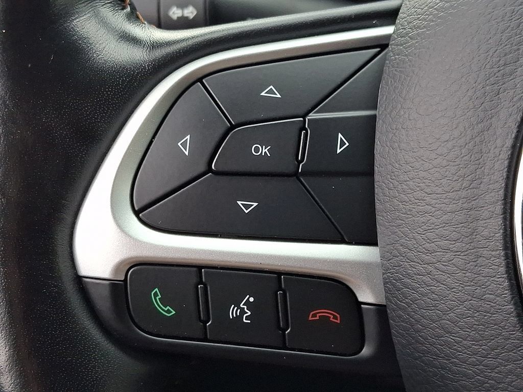 Used 2019 Jeep Compass Latitude w/ Cold Weather Group AWD/4WD image 23