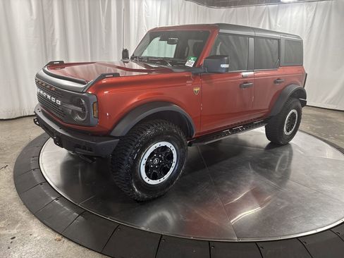 Used 2024 Ford Bronco Badlands image 1