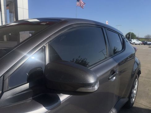 Used 2021 Toyota C-HR LE FWD image 4
