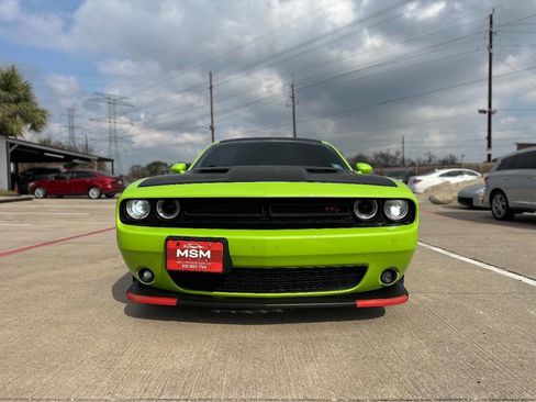 Used 2015 Dodge Challenger R/T w/ Quick Order Package 22B R/T RWD image 1