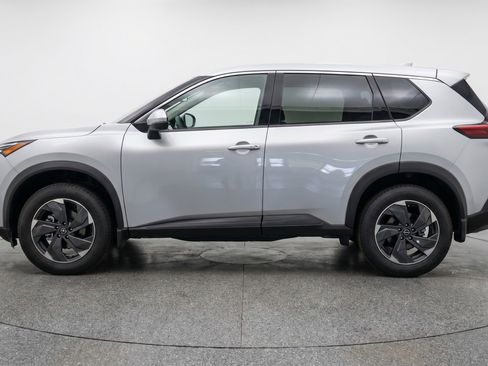 Used 2025 Nissan Rogue SV AWD/4WD image 5