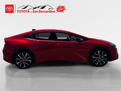 New 2026 Toyota Prius Plug-In Hybrid FWD image 6