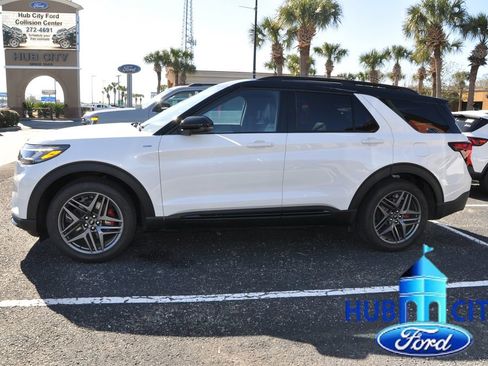 New 2025 Ford Explorer ST-Line w/ Premium Package image 2