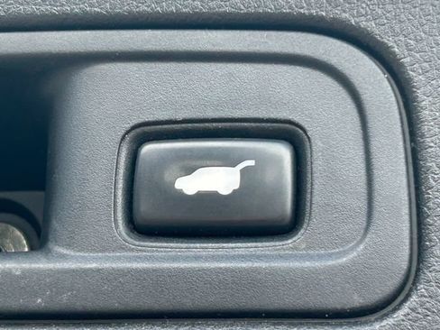 Used 2018 Honda Pilot Touring image 36