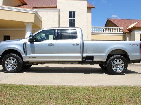 Used 2023 Ford F250 Lariat w/ Chrome Package image 11