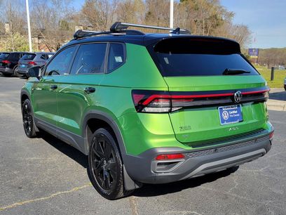 Used 2025 Volkswagen Taos SE w/ Taos Adventure Package (SXB)