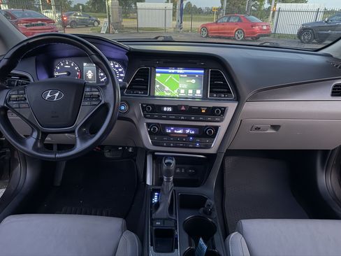 Used 2016 Hyundai Sonata Sport w/ Option Group 03 FWD image 16