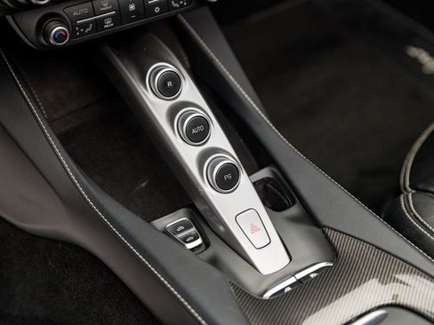 Used 2019 Ferrari Portofino RWD image 27