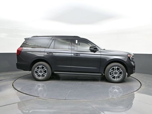 New 2025 Ford Expedition Active image 25