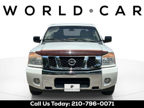 Used 2015 Nissan Titan SV w/ SV Value Truck Package RWD image 8