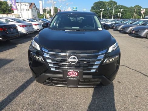 Used 2026 Nissan Rogue SV AWD/4WD image 2