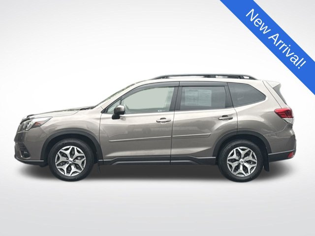 Used 2022 Subaru Forester Premium AWD/4WD image 4