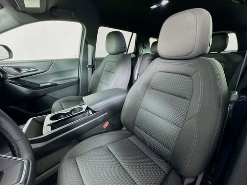 Used 2025 Chevrolet Equinox LT image 11