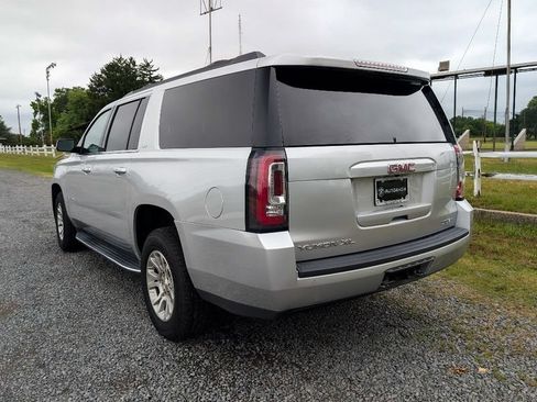 Used 2019 GMC Yukon XL SLT w/ Open Road Package AWD/4WD image 8