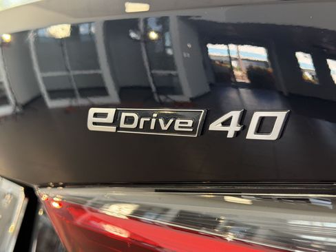 Used 2025 BMW i4 eDrive40 w/ Premium Package RWD image 37