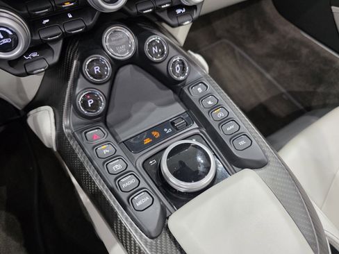 Used 2023 Aston Martin V8 Vantage Roadster image 15