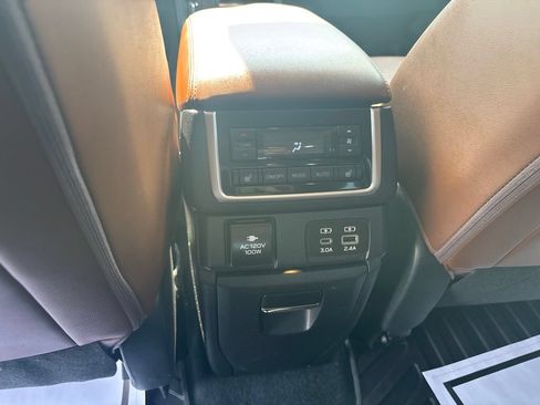 Used 2023 Subaru Ascent Touring AWD/4WD image 36