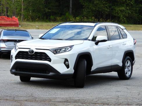 Used 2019 Toyota RAV4 XLE image 12