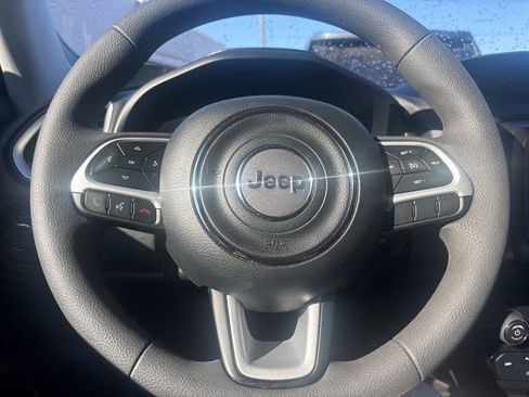 Used 2021 Jeep Renegade Sport image 10