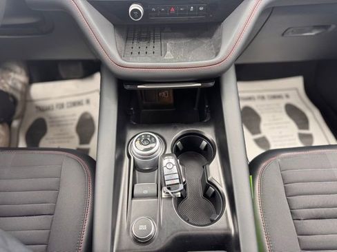 Used 2025 Ford Explorer ST-Line w/ ST-Line Street Pack image 17