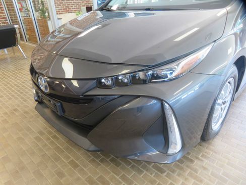 Used 2018 Toyota Prius Prime Premium FWD image 61