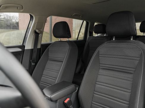 Used 2022 Volkswagen Tiguan S image 18