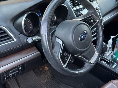 Used 2018 Subaru Outback 3.6R Touring image 17