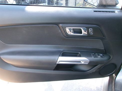 Used 2016 Ford Mustang Coupe image 15