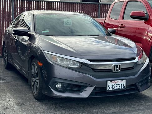 Used 2017 Honda Civic EX-T image 2